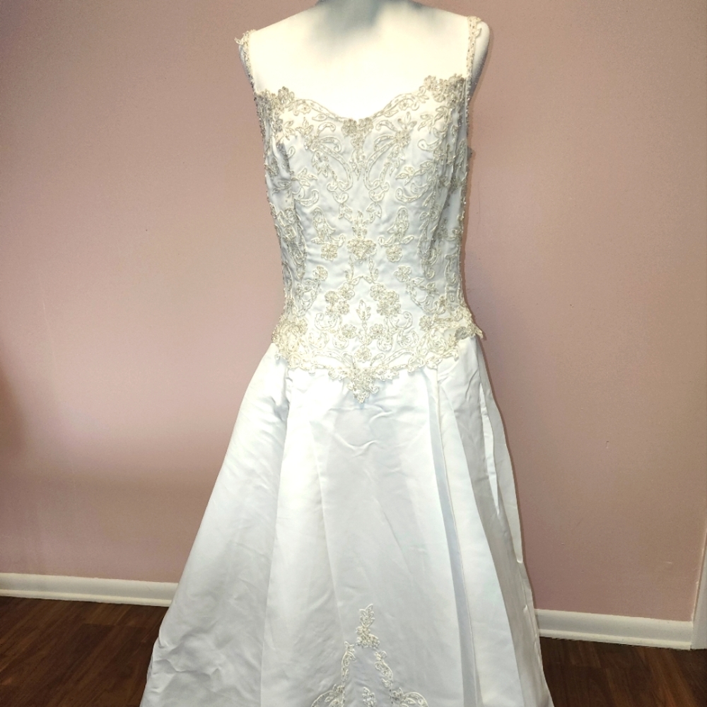 New Ivory Wedding Dress size 10